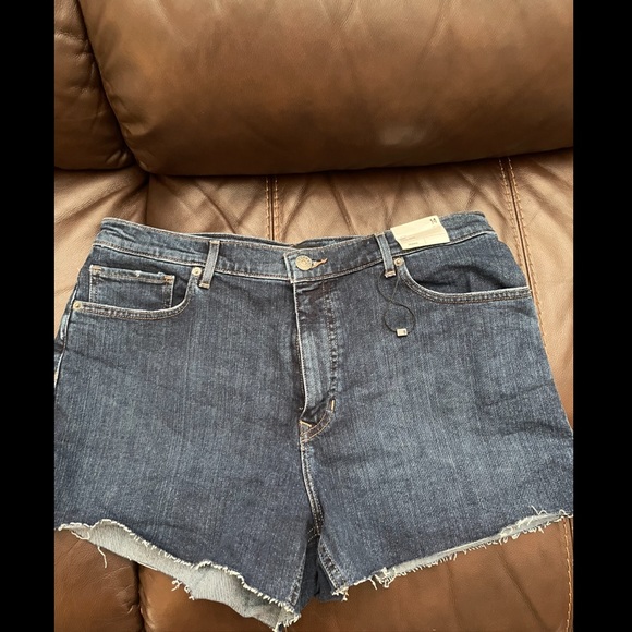 Express midi shorts - Picture 1 of 3